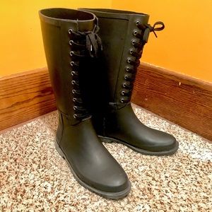 ☔️ Black lace-up rain boots ☔️